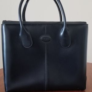 Authentic Tod’s Tote Very very rich deep blue color.  Excellent condition!